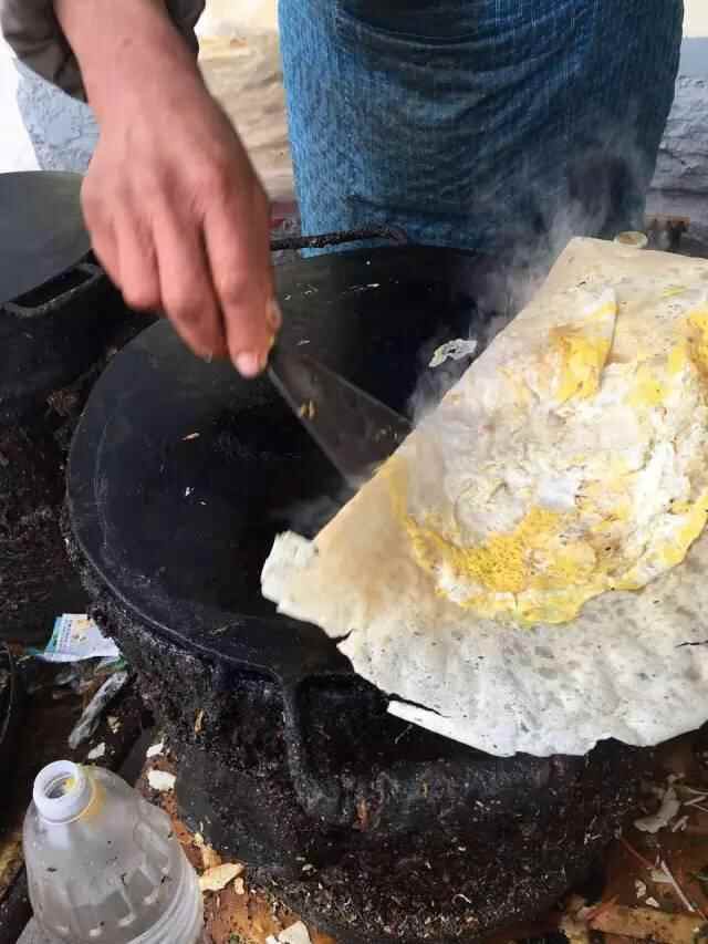 大邹城，火遍全城的特色美食--菜煎饼！
