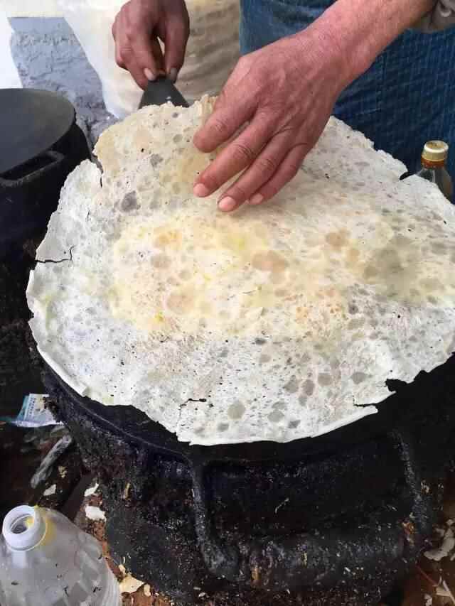 大邹城，火遍全城的特色美食--菜煎饼！