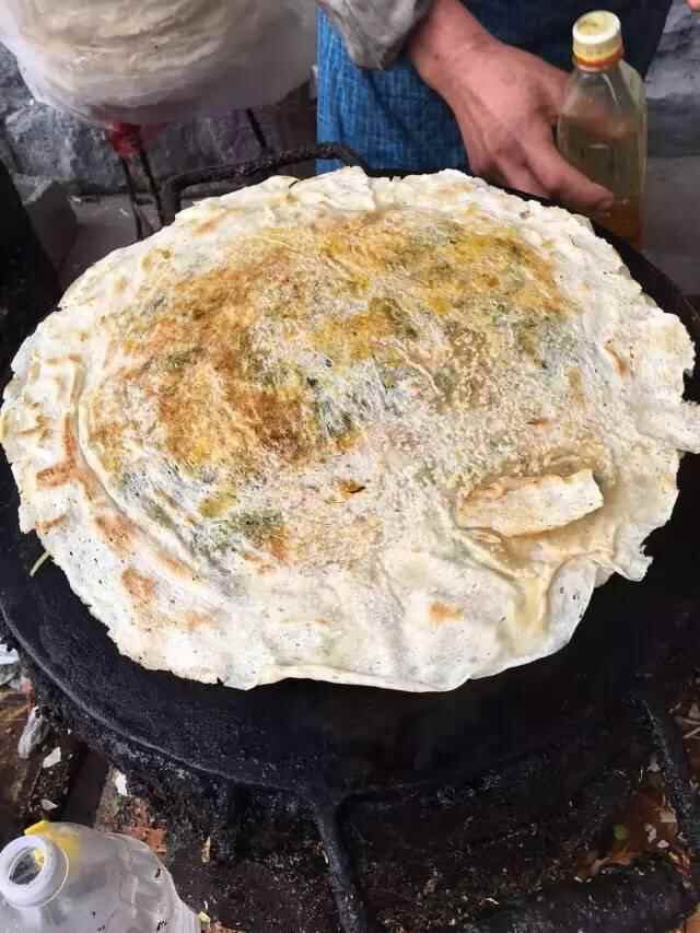 大邹城，火遍全城的特色美食--菜煎饼！