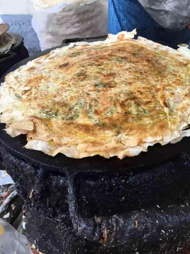 大邹城，火遍全城的特色美食--菜煎饼！