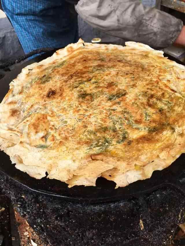 大邹城，火遍全城的特色美食--菜煎饼！