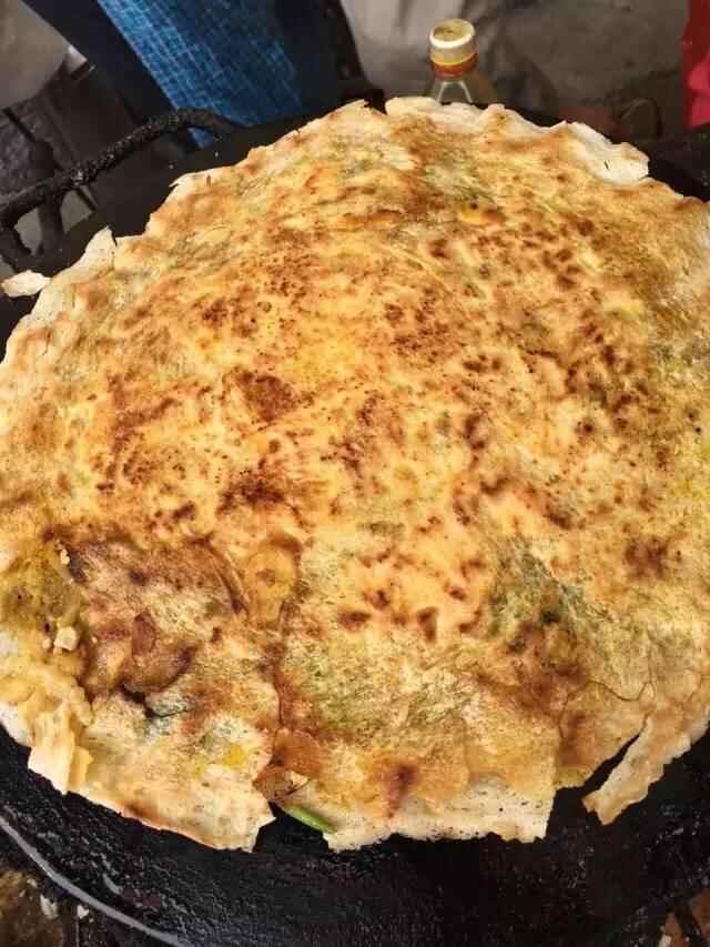 大邹城，火遍全城的特色美食--菜煎饼！
