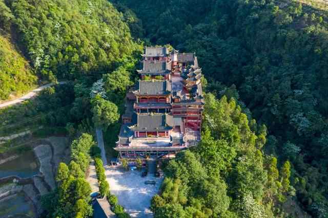 探秘小众风光、吃地道美食！带你解锁“逛吃”乐山新姿势