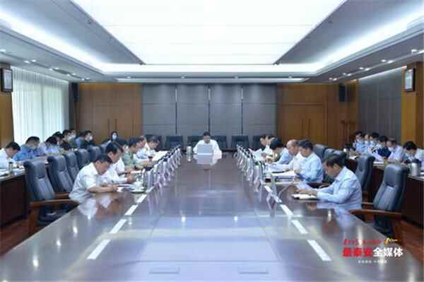 市委常委会召开会议