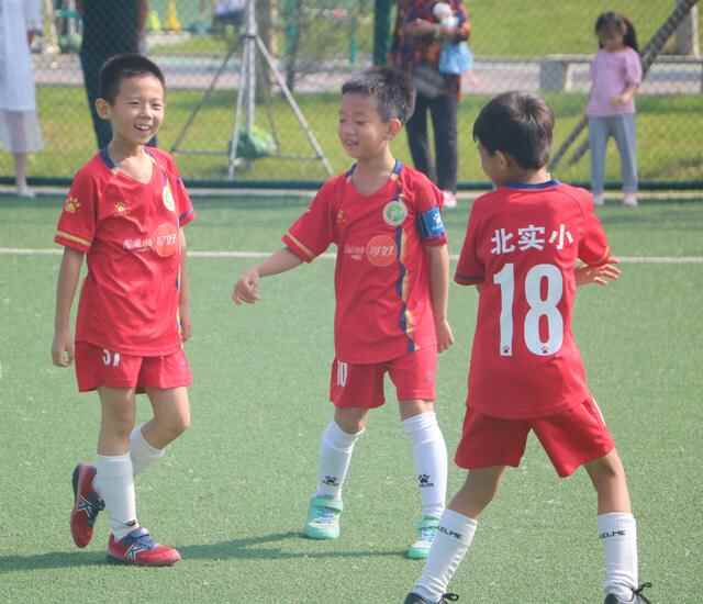 泰山杯青少年足球邀请赛开幕，超20支球队参赛，优秀球员能进市队