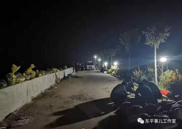 东平湖防洪现场直击，“人在堤在 誓与大堤共存亡”