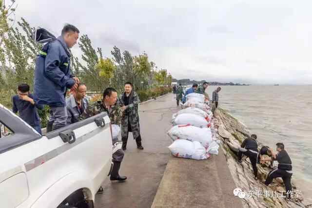 东平湖防洪现场直击，“人在堤在 誓与大堤共存亡”