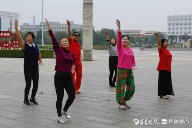 壹图集｜美好假期，泰安市民从晨练开始