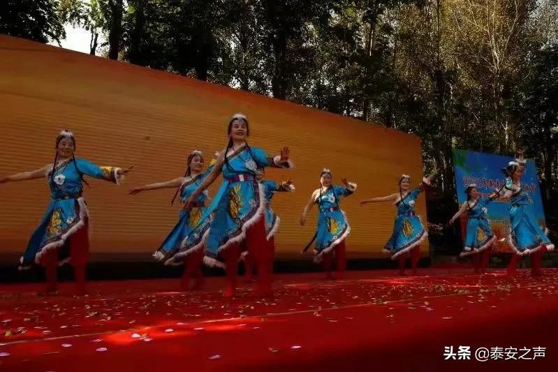 群众文化生活满意度提升攻坚在行动丨新泰市：为群众提供丰富的精神食粮 真正把文化...