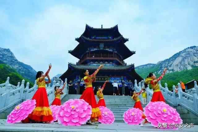 群众文化生活满意度提升攻坚在行动丨新泰市：为群众提供丰富的精神食粮 真正把文化...