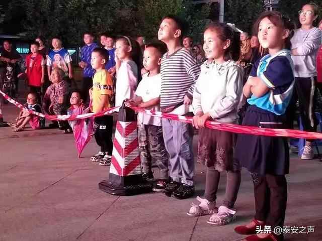 群众文化生活满意度提升攻坚在行动丨新泰市：为群众提供丰富的精神食粮 真正把文化...