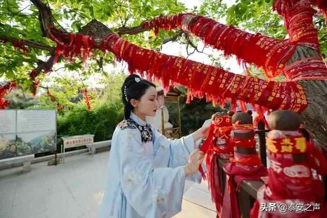 群众文化生活满意度提升攻坚在行动丨新泰市：为群众提供丰富的精神食粮 真正把文化...