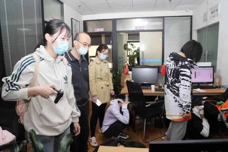 利用网络直播平台组织淫秽表演，肥城警方打掉3个犯罪团伙