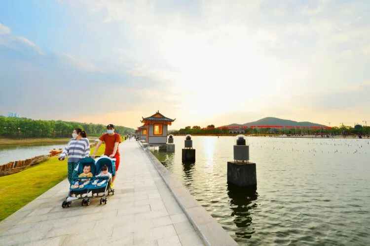 观湖、赏美景、放风筝^^^^^^泰安绝佳湖景！你最想和谁一起来？
