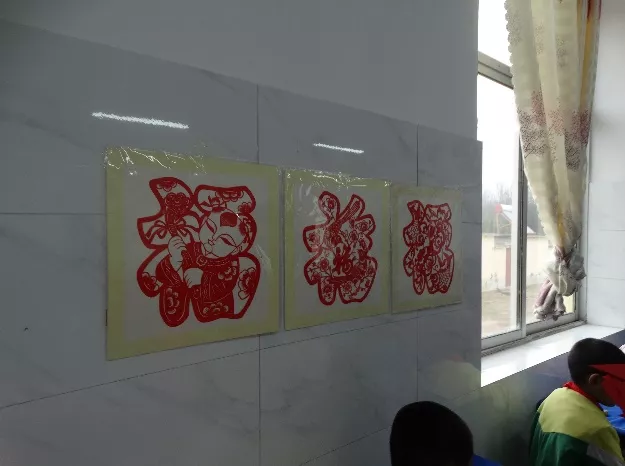 岱岳剪纸入校园，非遗文化有传承丨岱岳区文旅局开展剪纸文化入校园活动