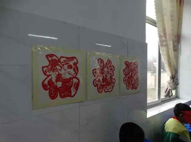 岱岳剪纸入校园，非遗文化有传承丨岱岳区文旅局开展剪纸文化入校园活动
