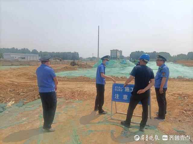 泰山区综合行政执法局：加强扬尘治理，促进环境改善