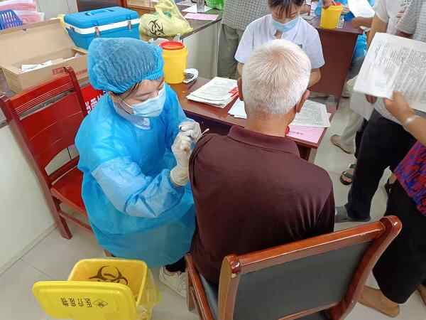 我为群众办实事｜国庆不停歇 泰山区疫苗接种进行时
