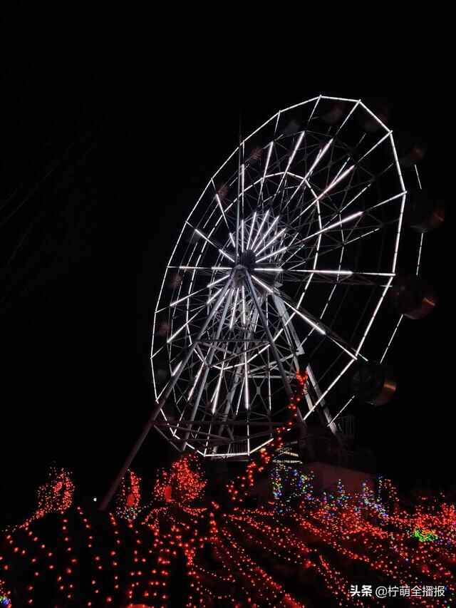 上万盏小彩灯点亮新汶！泰安新泰市首届灯光节开幕