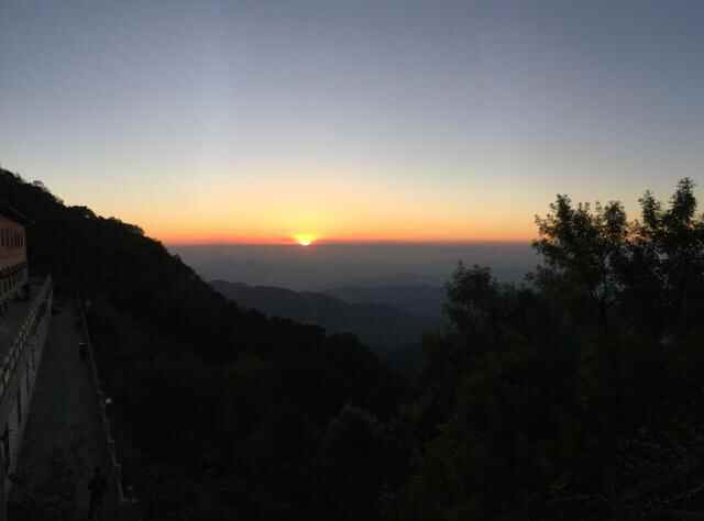 看泰山好风光，品泰山美食，我爱祖国。