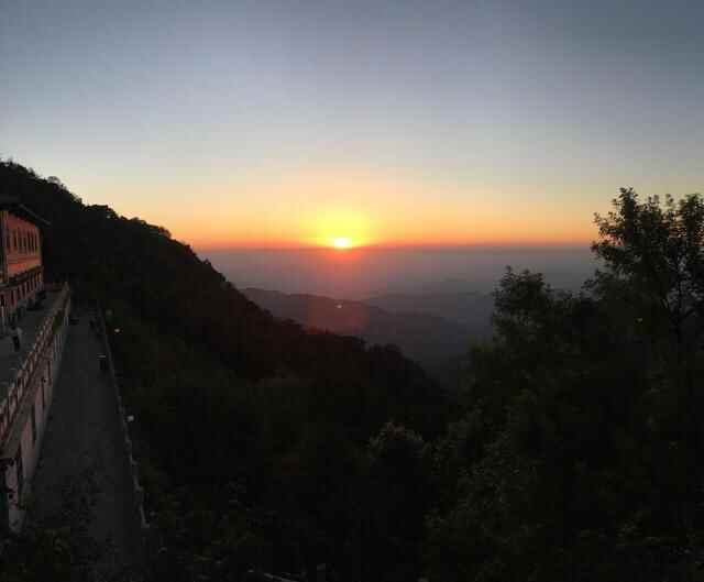 看泰山好风光，品泰山美食，我爱祖国。