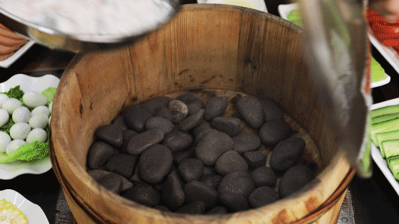 用石头做菜？东平爆出300℃温泉鱼，人均30开吃