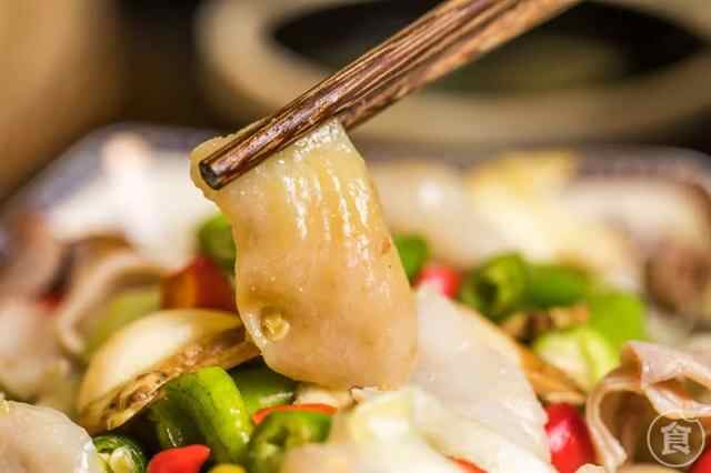 用石头做菜？东平爆出300℃温泉鱼，人均30开吃