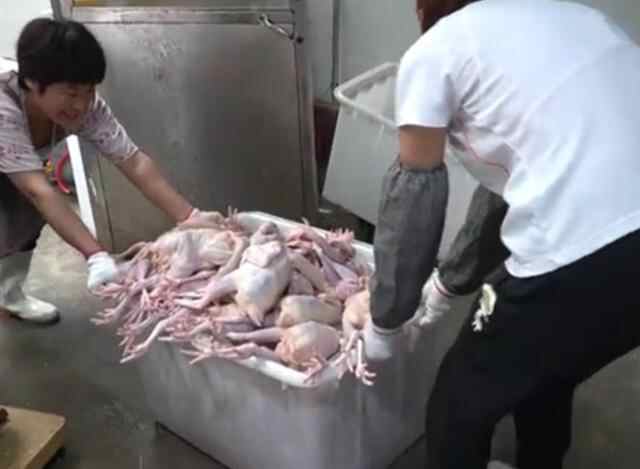 山东美女靠一锅盐发家，3年开8家店，月入至少30万，全城独一份