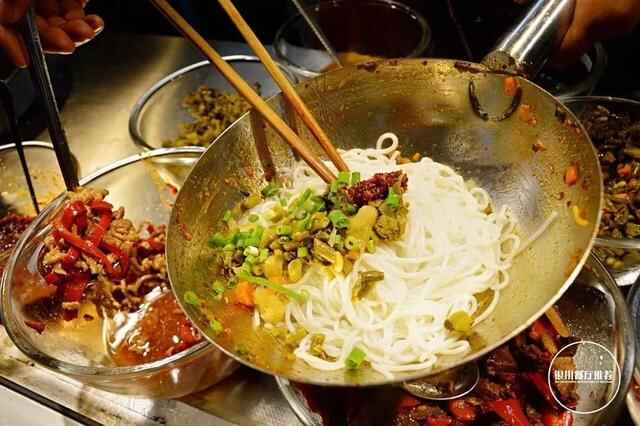 花1个月时间整理银川夜市27家人气小吃店，收藏