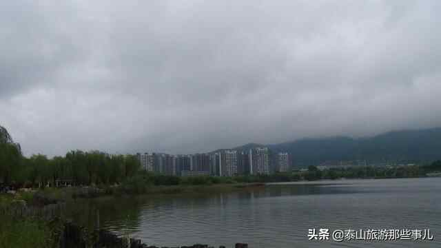 泰安：泰山西湖波光潋滟，又增添了特色美食，秋日里游玩正当时