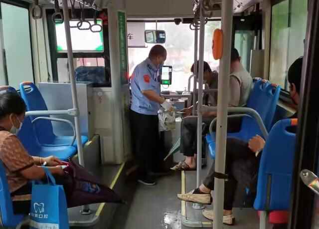 著名画家回荣成，看他为谁点了赞？