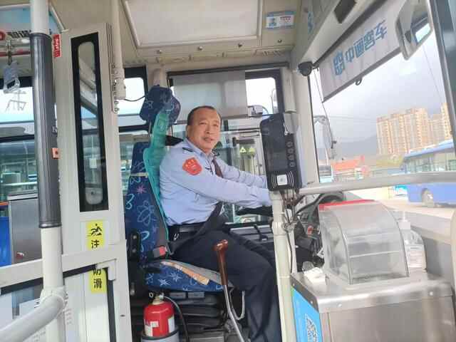著名画家回荣成，看他为谁点了赞？