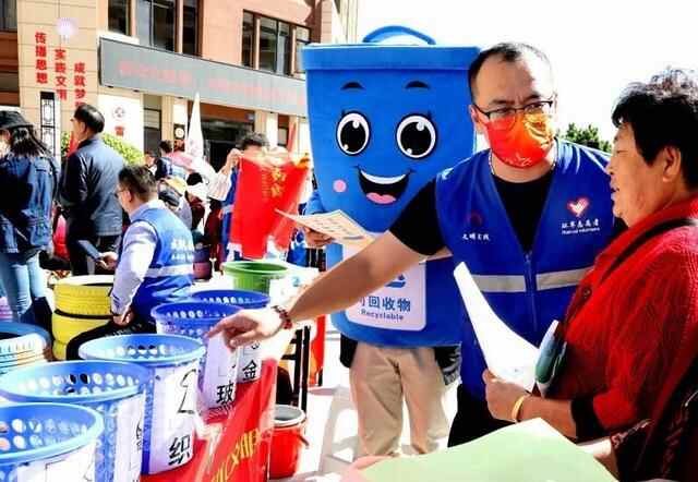威海市环翠区：“深入生活 扎根人民”文艺志愿轻骑兵进基层 文化惠民服务群众