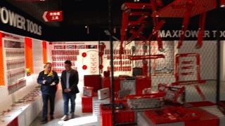 “文登智造”冲出国门展雄风