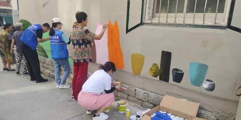 威海市环翠区：多彩墙绘扮靓老旧小区
