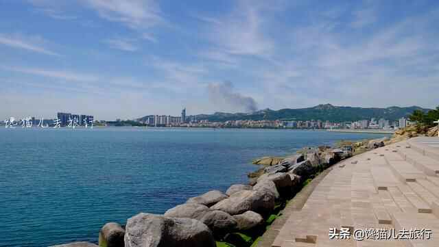 威海环海路起点有一秘境，海滩竟然有天然水族馆，可惜不能带回家