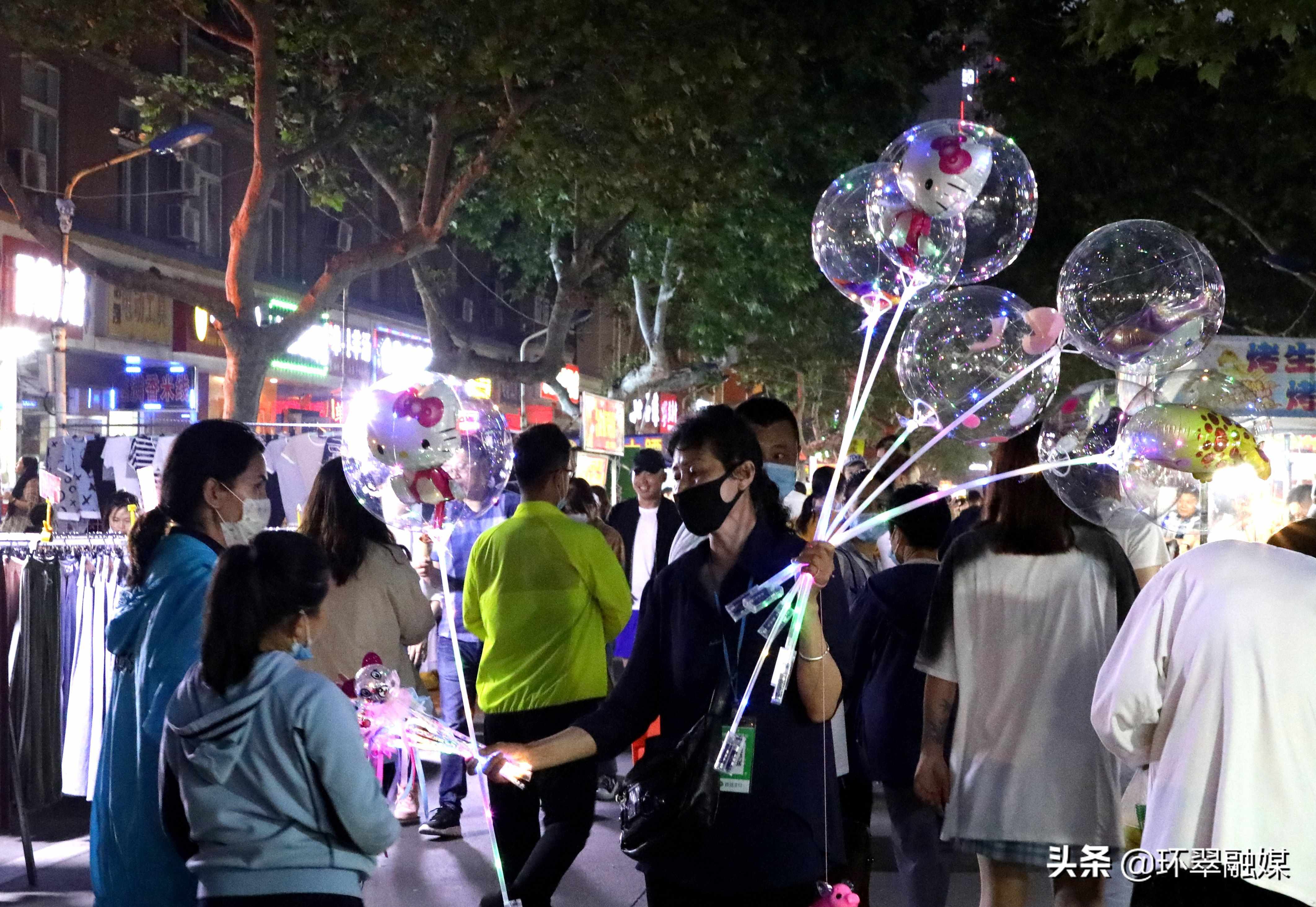 威海市环翠区东城路夜市：人间烟火气，最抚凡人心