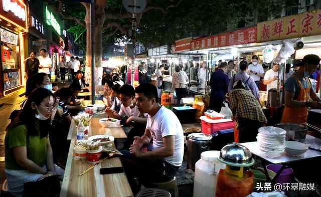 威海市环翠区东城路夜市：人间烟火气，最抚凡人心