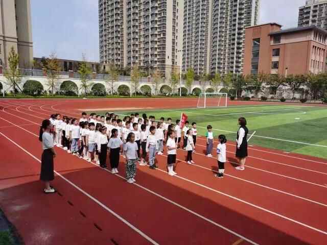 曲师日照一附小：衔幼小，促成长，赏繁华