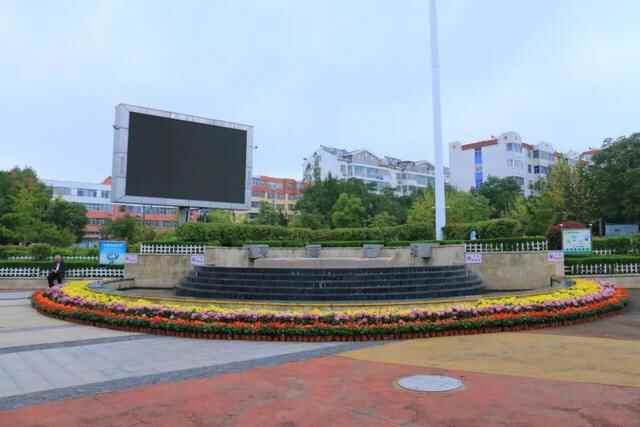 五莲县：繁花似锦扮山城赏心乐事迎国庆