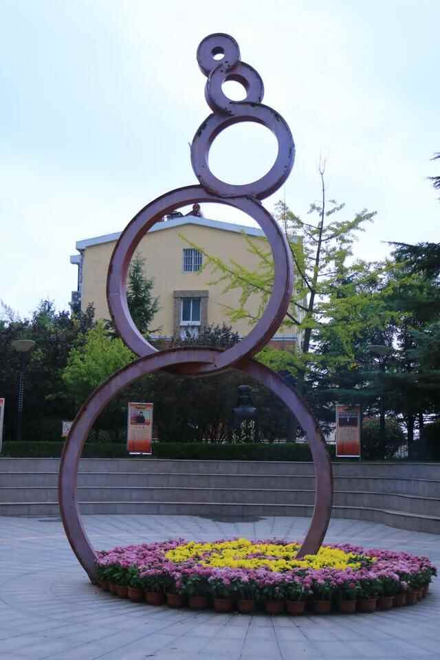 五莲县：繁花似锦扮山城赏心乐事迎国庆