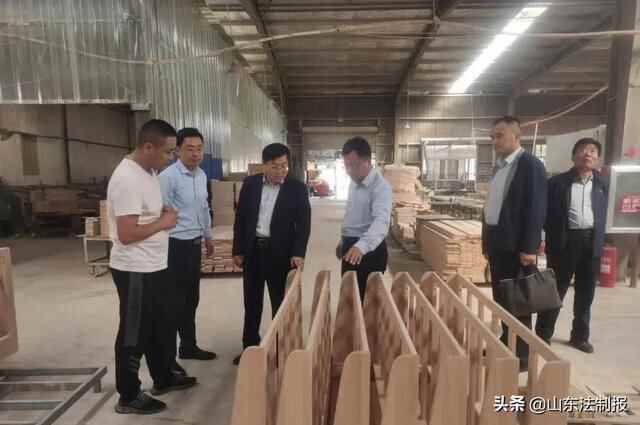 日照市岚山区区委常委、政法委书记迟令席到“暖企行动”包联乡镇、企业走访调研