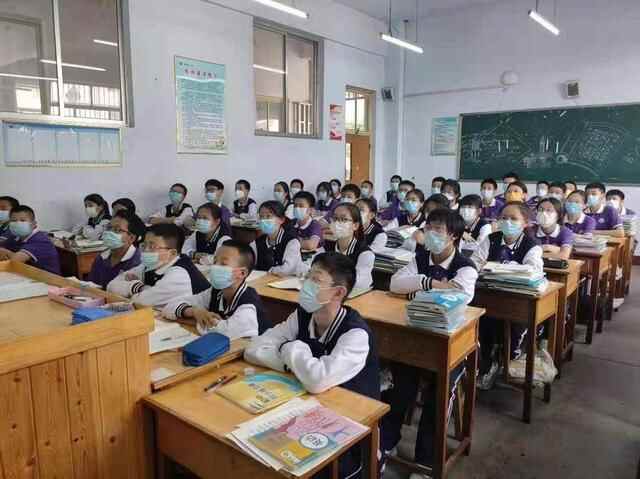 护航青春梦，助力平安行——莒县三中开展法治教育进课堂活动