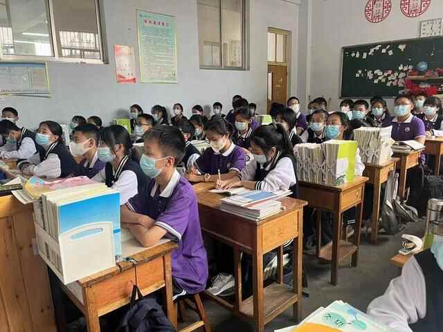 护航青春梦，助力平安行——莒县三中开展法治教育进课堂活动