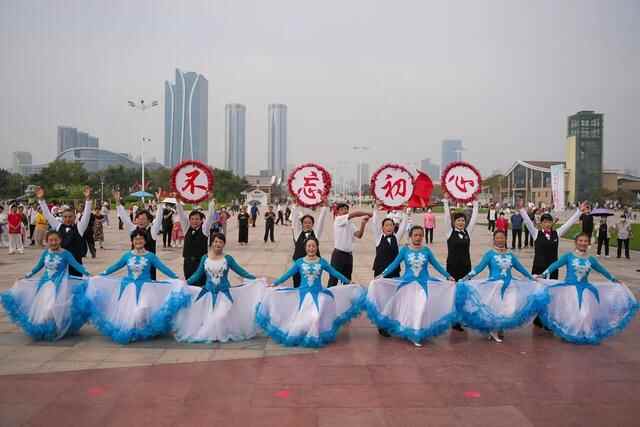 庆国庆、迎重阳，日照市举行老年人特色健身项目展演