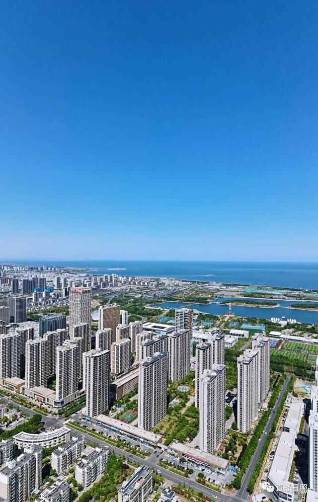 实拍！“七彩祥云”突现！今天的日照，再次美出圈
