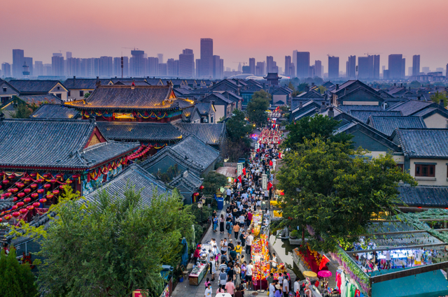 会吃的人都知道，夜晚日照的美食都在这