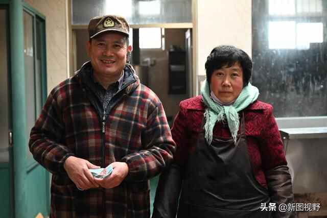 夫妻秘制“猪头肉”，一年能卖50吨，流水近百万元，有人千里学艺