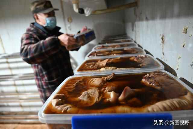 夫妻秘制“猪头肉”，一年能卖50吨，流水近百万元，有人千里学艺
