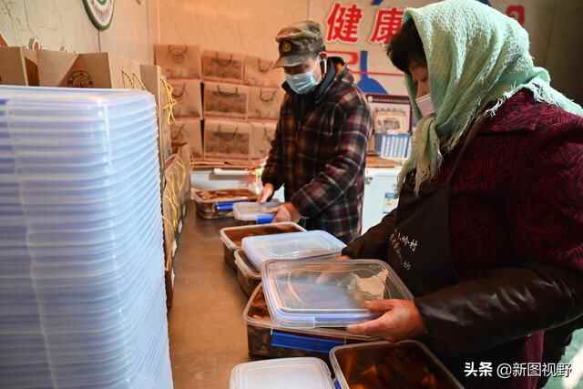 夫妻秘制“猪头肉”，一年能卖50吨，流水近百万元，有人千里学艺